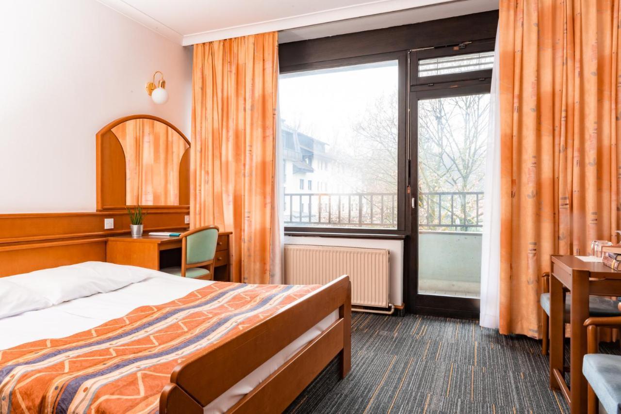 Hotel Smarjeta - Terme Krka Smarjeske Toplice Buitenkant foto