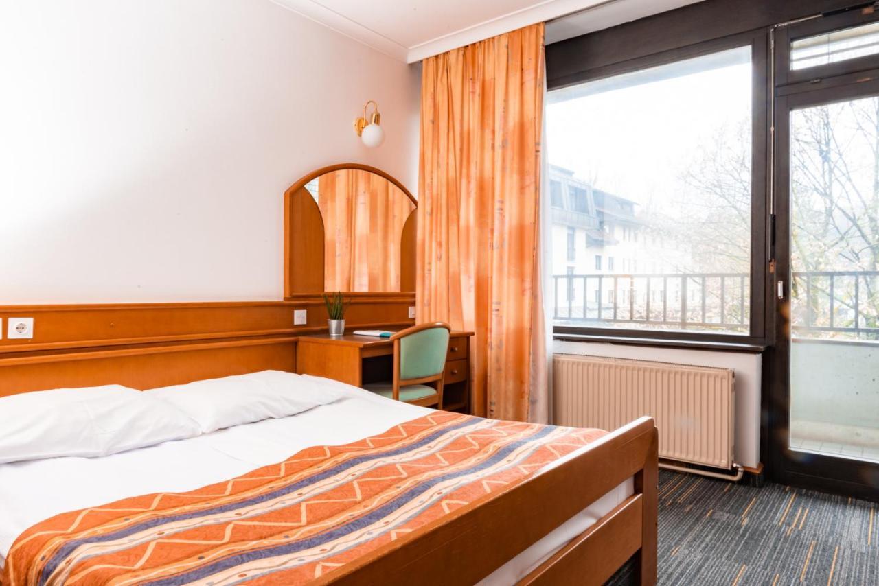 Hotel Smarjeta - Terme Krka Smarjeske Toplice Buitenkant foto