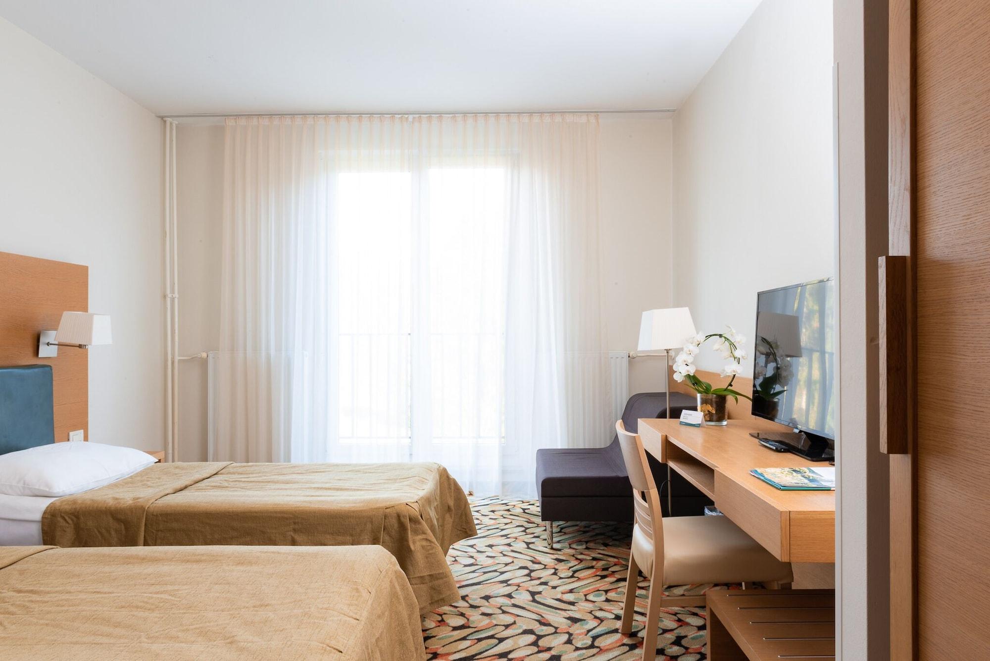 Hotel Smarjeta - Terme Krka Smarjeske Toplice Buitenkant foto